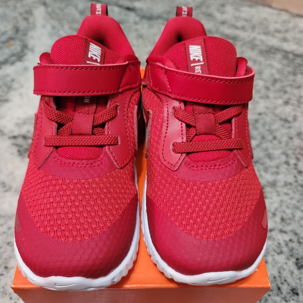 Nike Revolution 5 10C